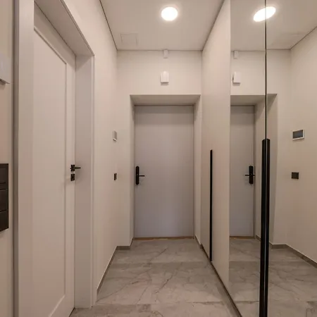 Old Town - Bajor Studios - Self Check-In And Parking Kowno Zewnętrze zdjęcie
